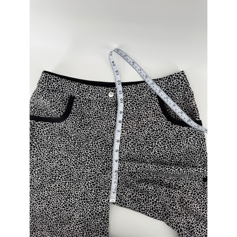 Weekends by Chicos Women 0 Black White Animal Print Capri Pants Stretch Summer - Picture 12 of 13
